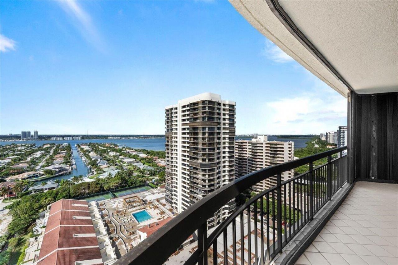 4000 N Ocean Drive, Unit 2004, Singer Island, FL 33404 Photo