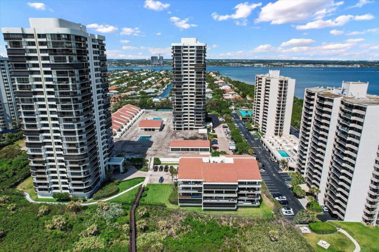 4000 N Ocean Drive, Unit 2004, Singer Island, FL 33404 Photo