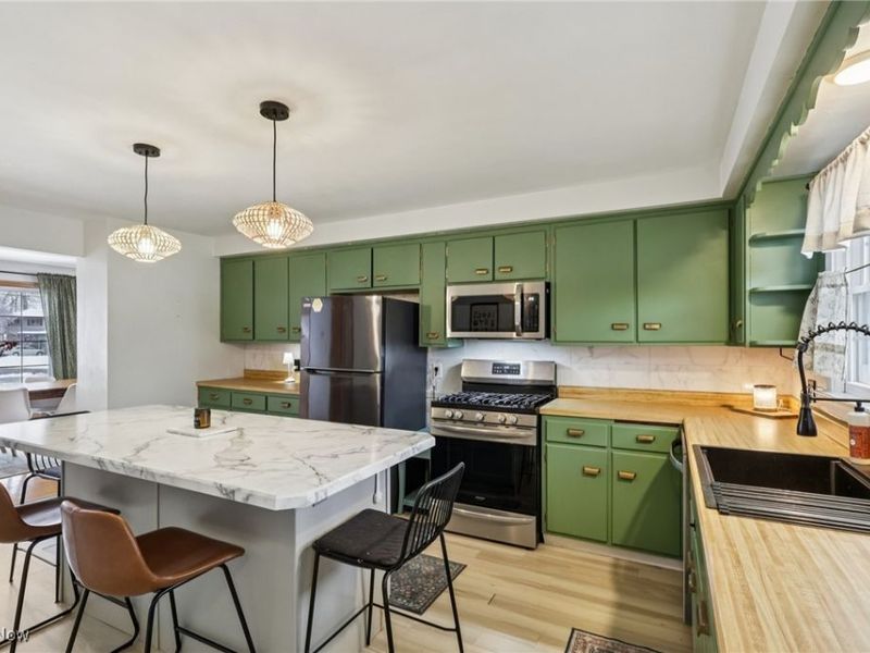 93 Woodland Drive, New Middletown, OH 44442 Photo 10