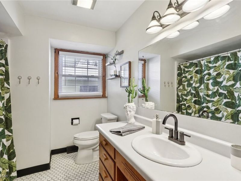 93 Woodland Drive, New Middletown, OH 44442 Photo 11