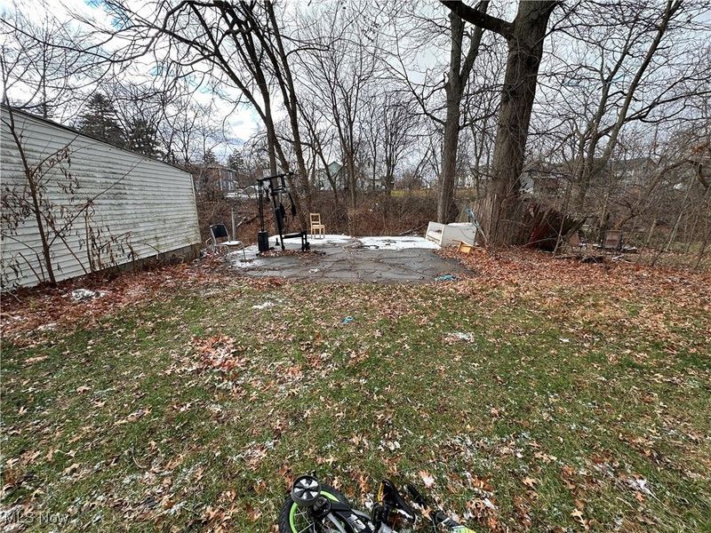 127 Charles Court, Elyria, OH 44035 Photo 3