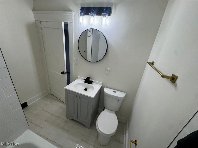 4309 Gifford Avenue, Cleveland, OH 44109 Photo 11