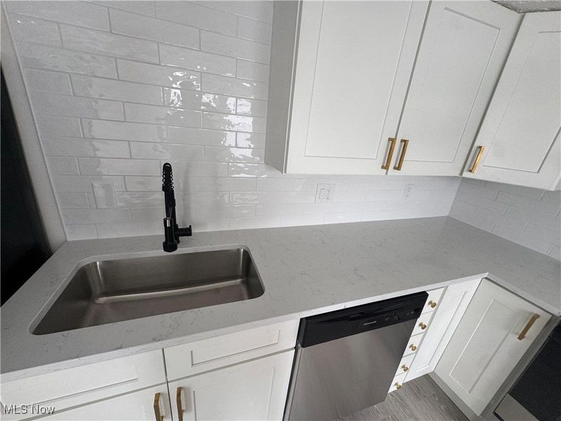 4309 Gifford Avenue, Cleveland, OH 44109 Photo 17