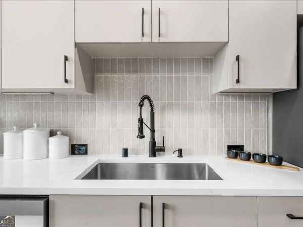 250 Pharr Road NE, Unit 704, Atlanta, GA 30305