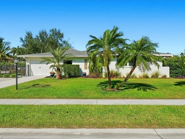 1023 El Valle AVE, FORT MYERS, FL 33919