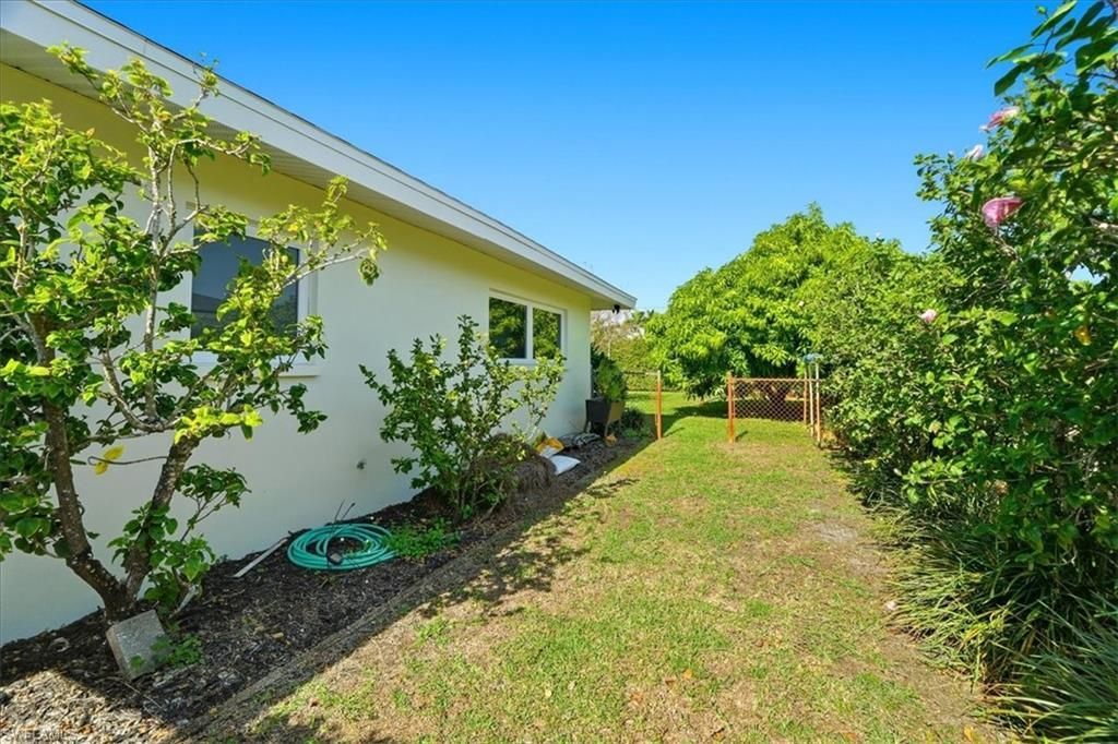 1023 El Valle Ave, Fort Myers, FL 33919 Photo