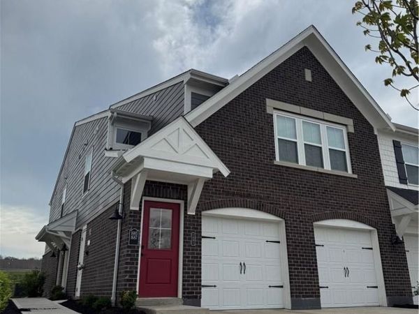 1687 S Golden Clove Bend, Sugarcreek Township, OH 45459