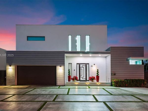 81 S Royal Poinciana Blvd, Miami Springs, FL 33166