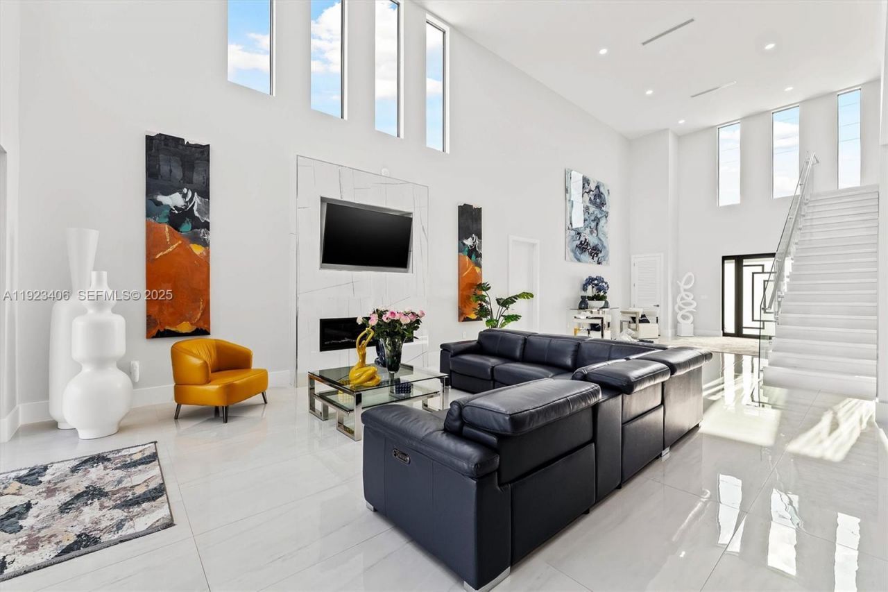 81 S Royal Poinciana Blvd, Miami Springs, FL 33166 Photo