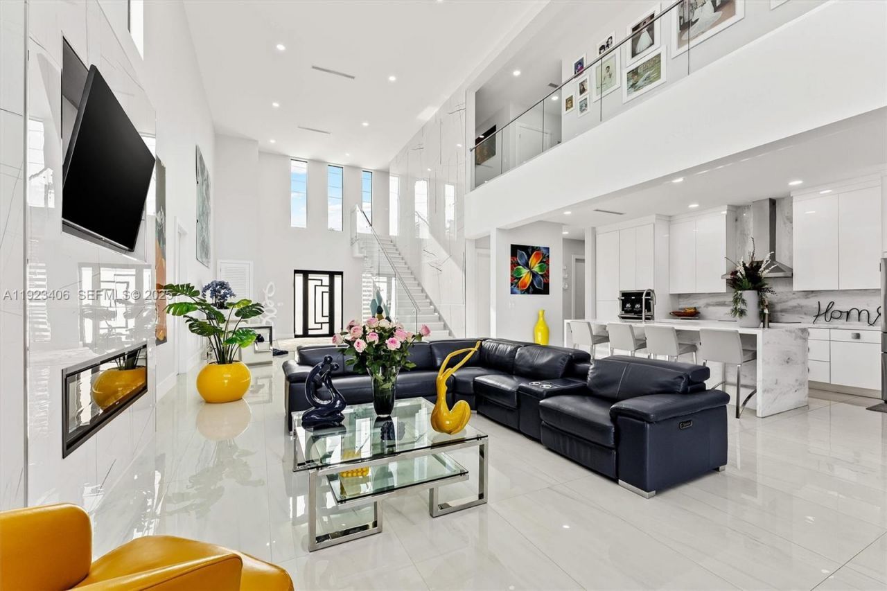 81 S Royal Poinciana Blvd, Miami Springs, FL 33166 Photo