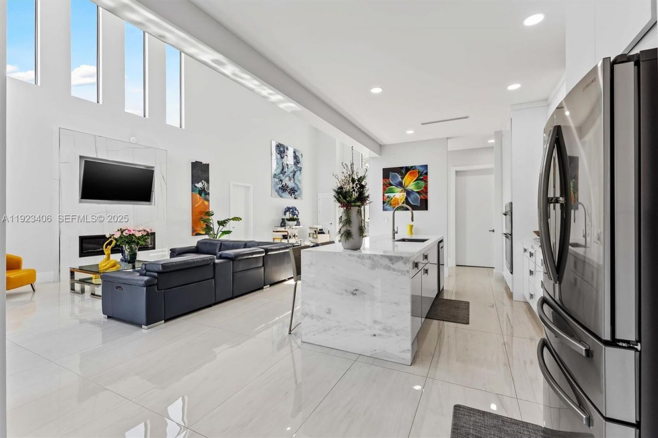 81 S Royal Poinciana Blvd, Miami Springs, FL 33166 Photo