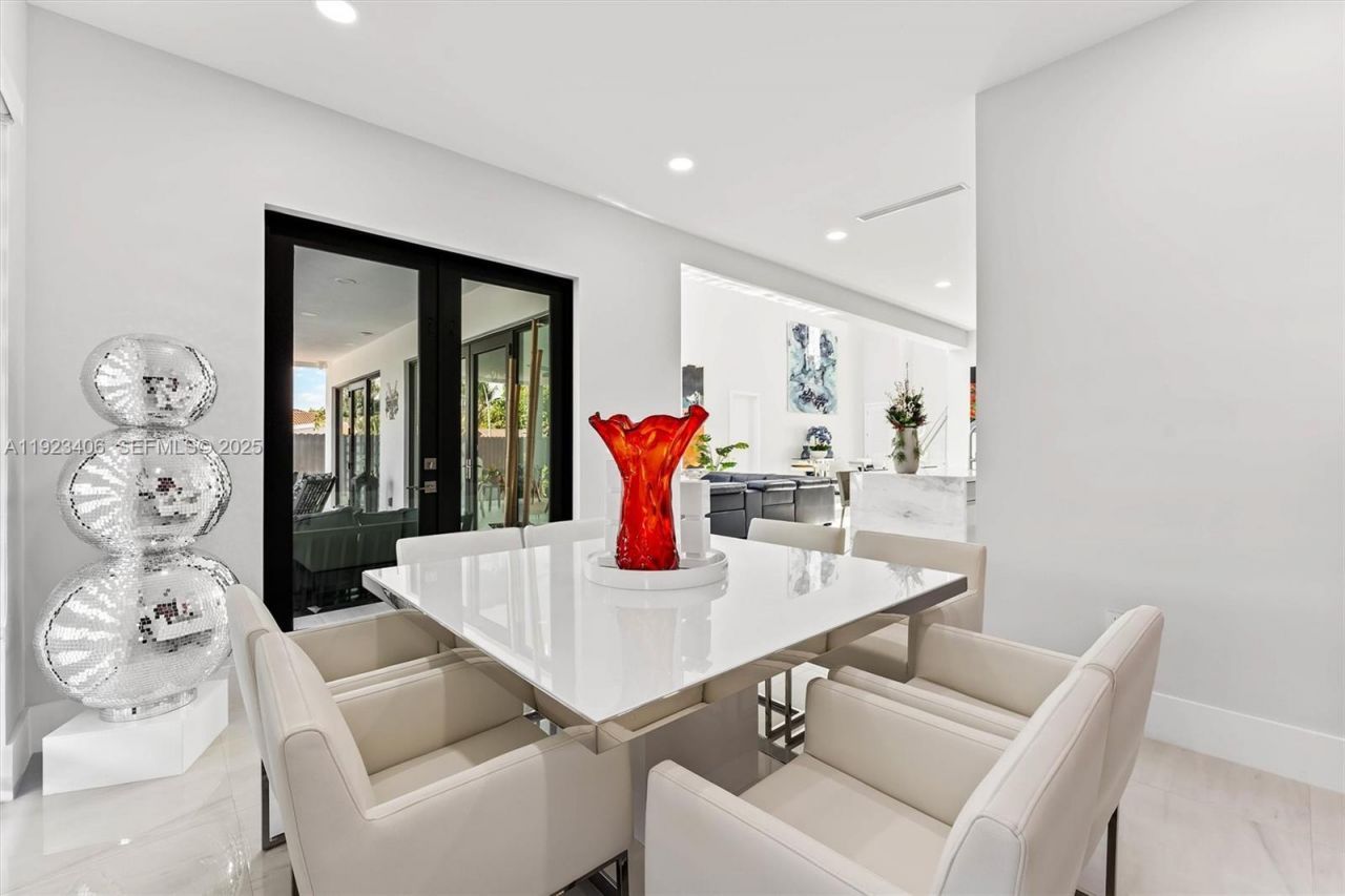 81 S Royal Poinciana Blvd, Miami Springs, FL 33166 Photo