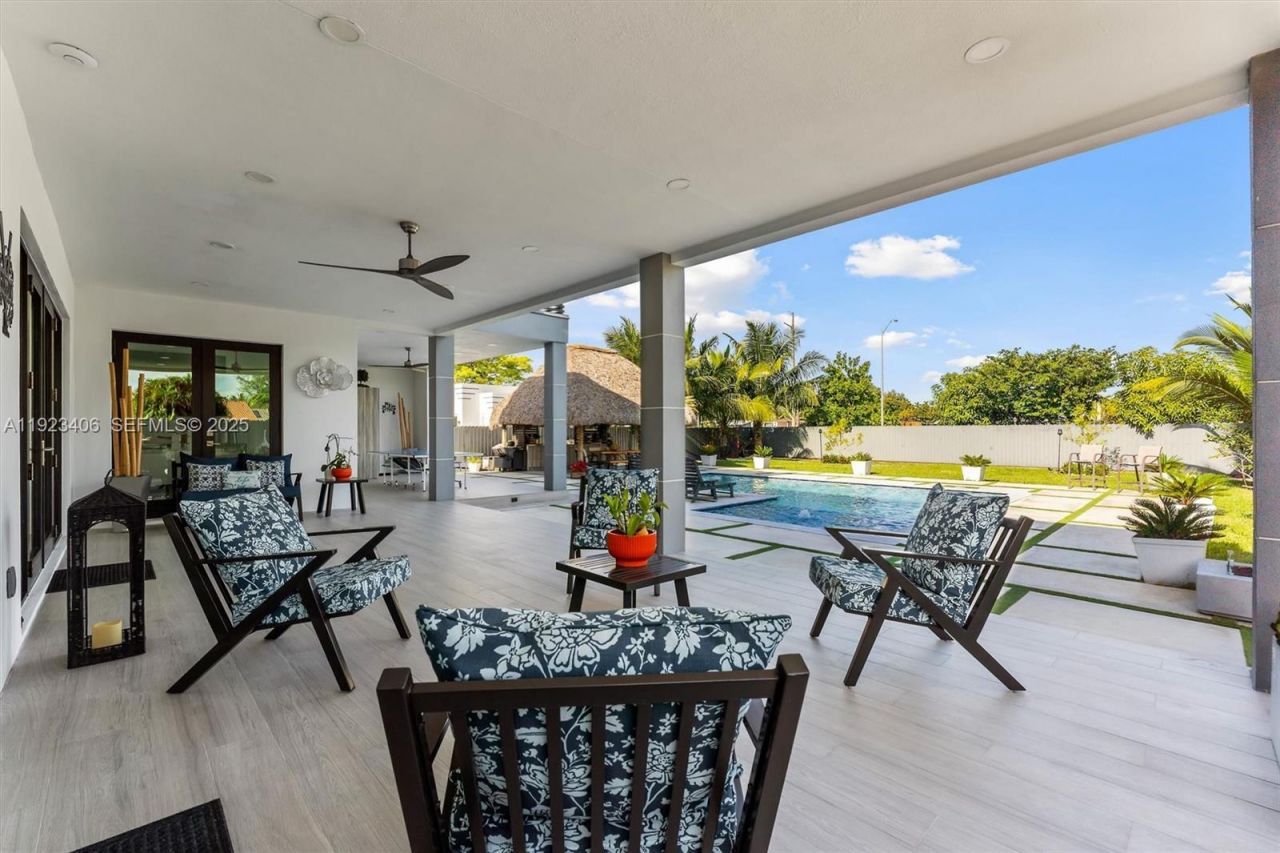 81 S Royal Poinciana Blvd, Miami Springs, FL 33166 Photo