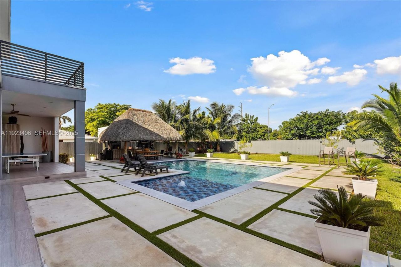 81 S Royal Poinciana Blvd, Miami Springs, FL 33166 Photo