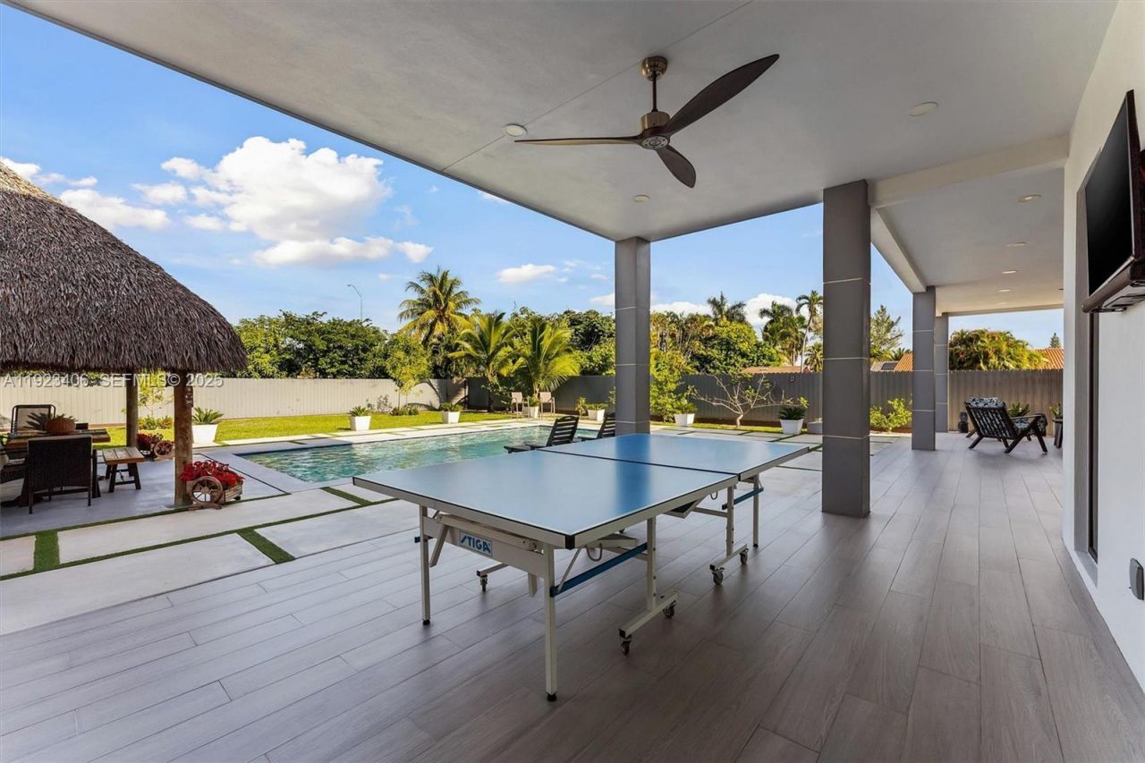 81 S Royal Poinciana Blvd, Miami Springs, FL 33166 Photo