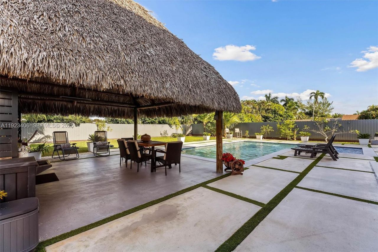 81 S Royal Poinciana Blvd, Miami Springs, FL 33166 Photo