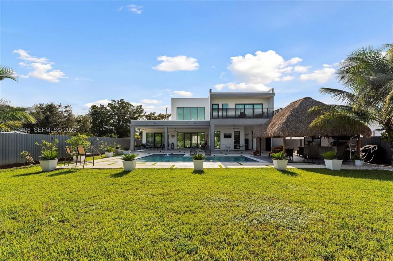 81 S Royal Poinciana Blvd, Miami Springs, FL 33166 Photo