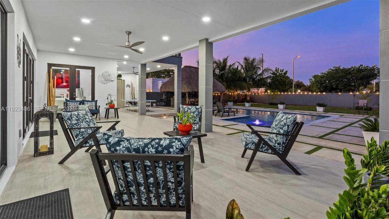 81 S Royal Poinciana Blvd, Miami Springs, FL 33166 Photo