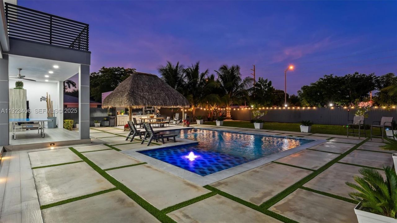 81 S Royal Poinciana Blvd, Miami Springs, FL 33166 Photo