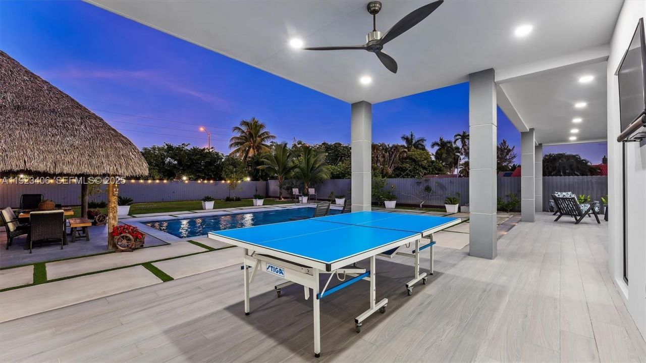 81 S Royal Poinciana Blvd, Miami Springs, FL 33166 Photo