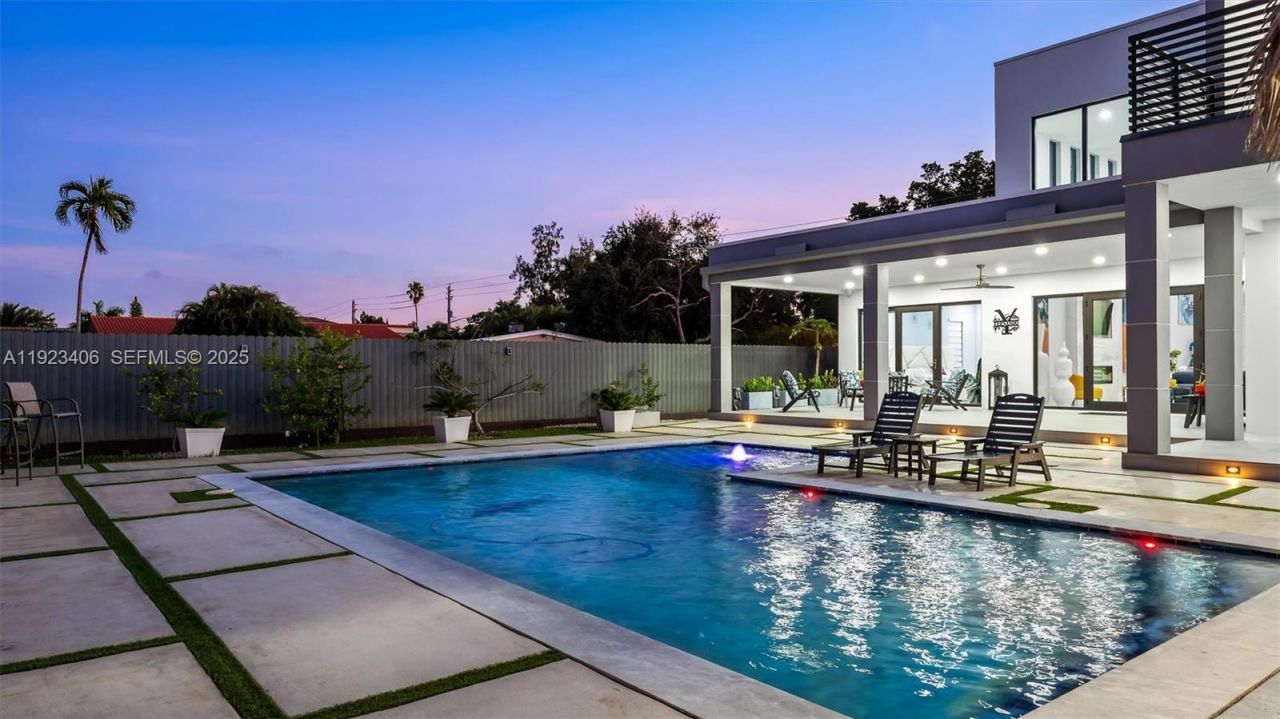 81 S Royal Poinciana Blvd, Miami Springs, FL 33166 Photo