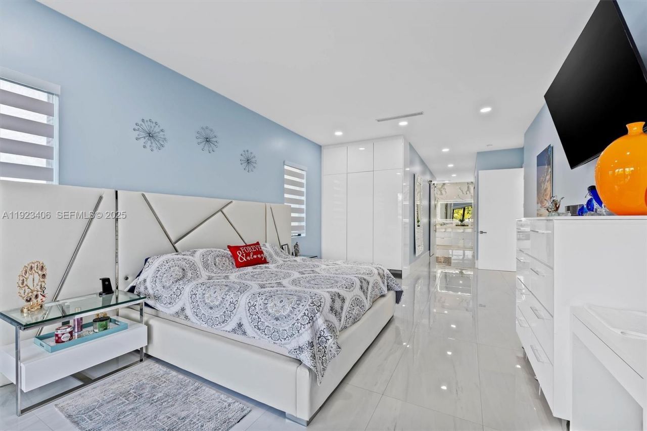 81 S Royal Poinciana Blvd, Miami Springs, FL 33166 Photo