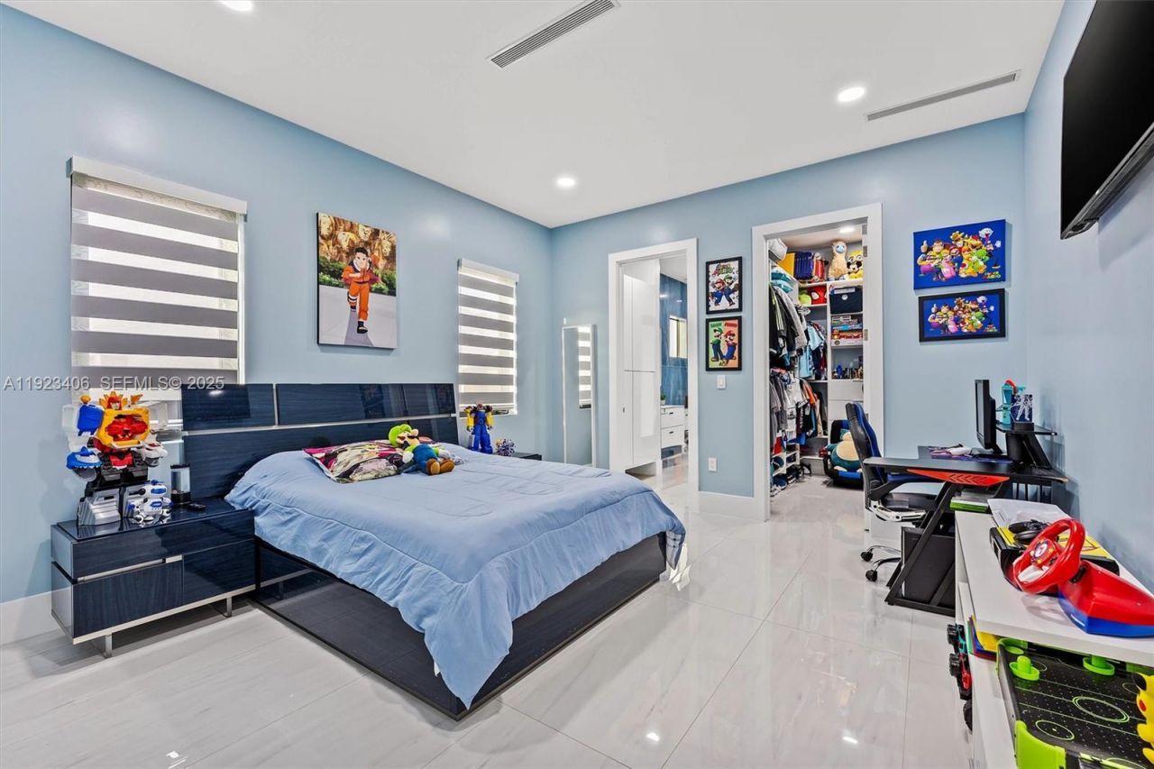 81 S Royal Poinciana Blvd, Miami Springs, FL 33166 Photo