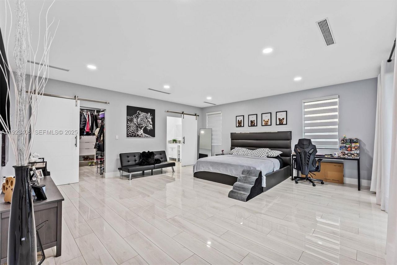 81 S Royal Poinciana Blvd, Miami Springs, FL 33166 Photo