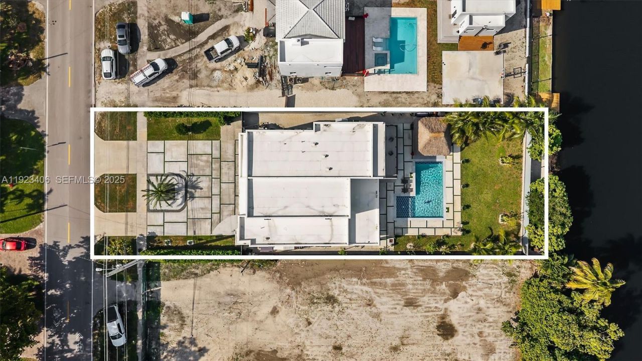 81 S Royal Poinciana Blvd, Miami Springs, FL 33166 Photo