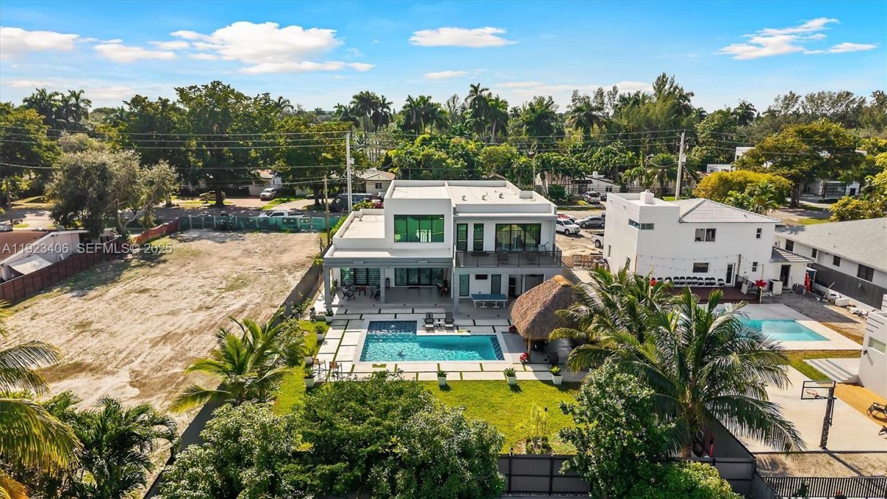 81 S Royal Poinciana Blvd, Miami Springs, FL 33166 Photo