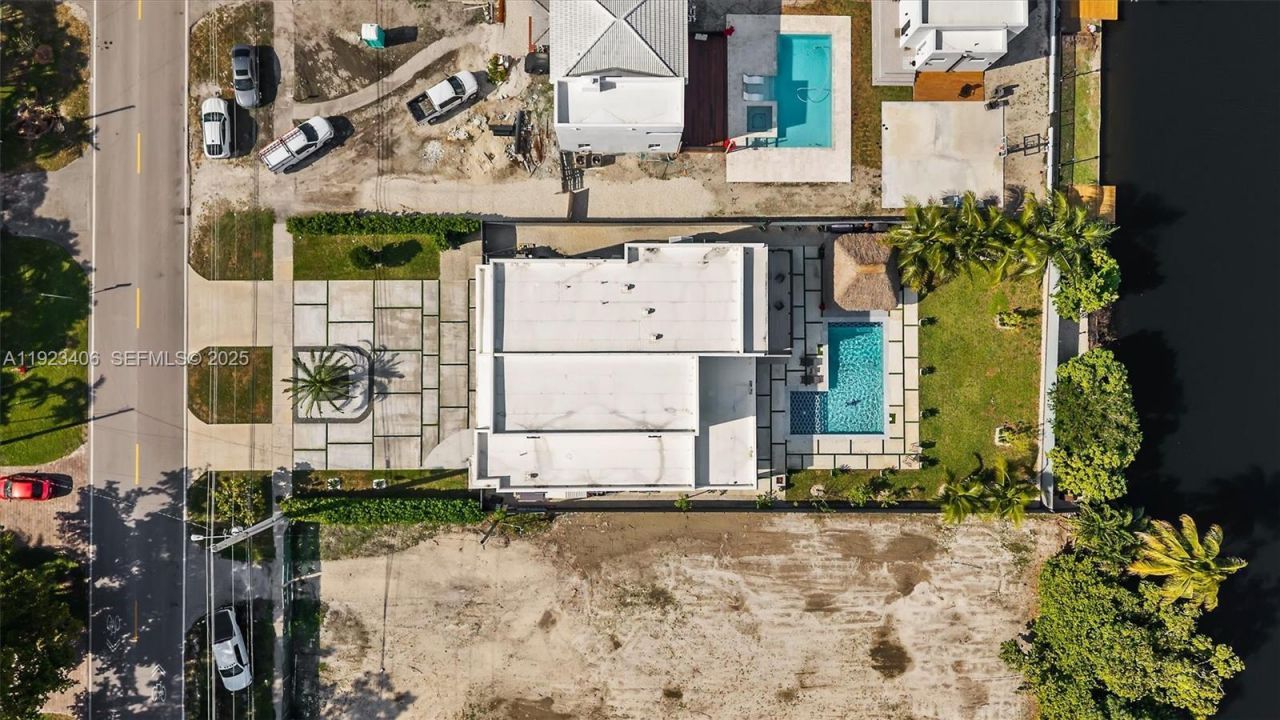 81 S Royal Poinciana Blvd, Miami Springs, FL 33166 Photo