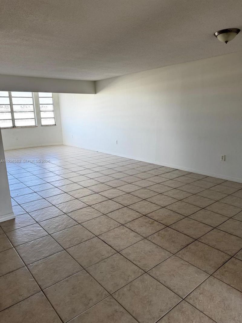 1770 NE 191st St, Unit 815-1, Miami, FL 33179 Photo