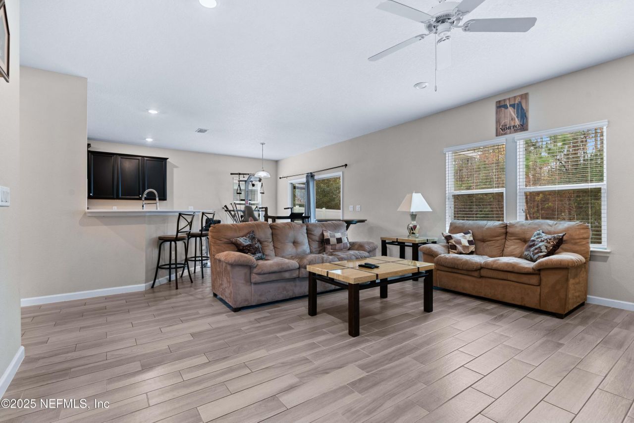 15815 Douglas Lake Drive, Jacksonville, FL 32218 Photo