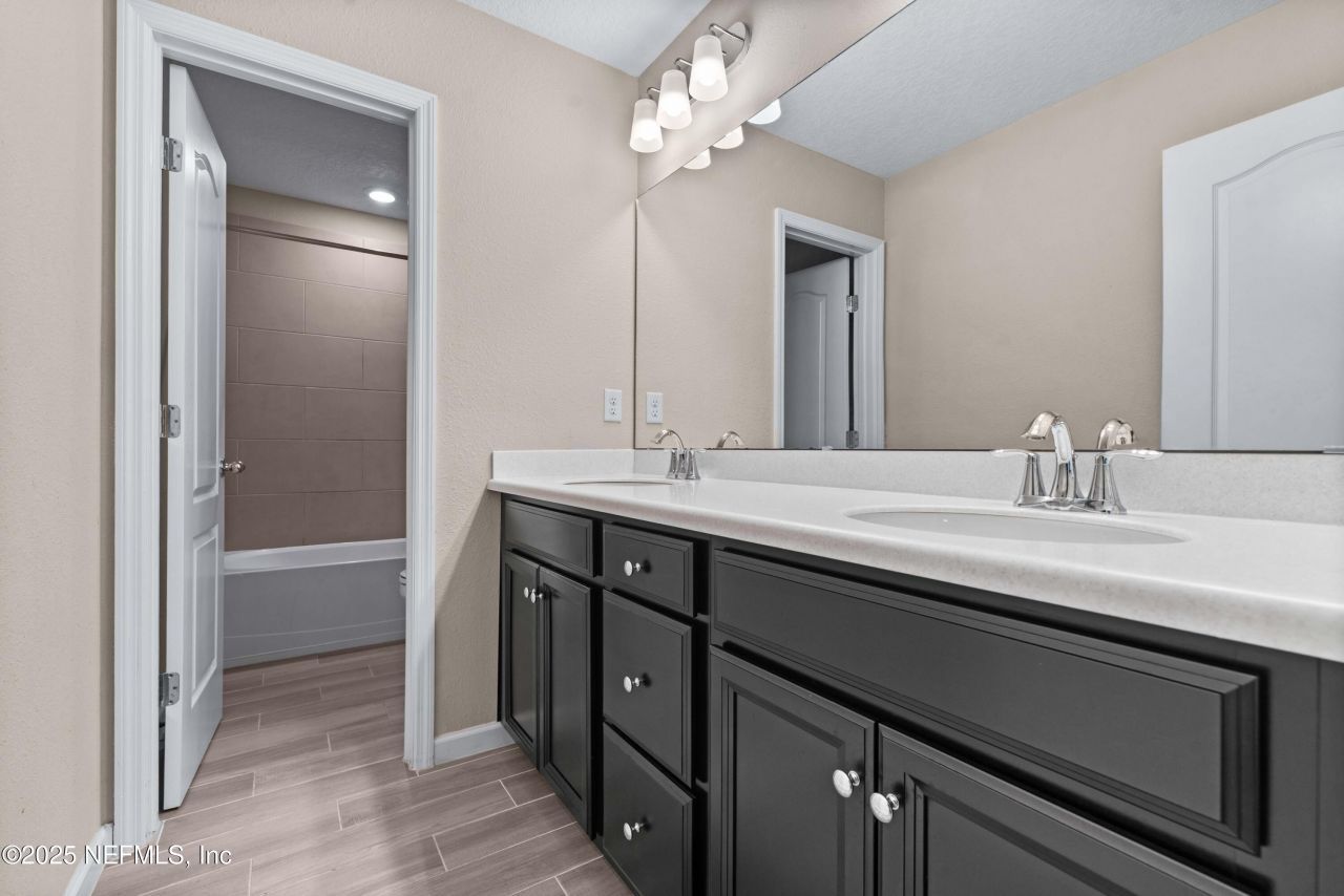 15815 Douglas Lake Drive, Jacksonville, FL 32218 Photo