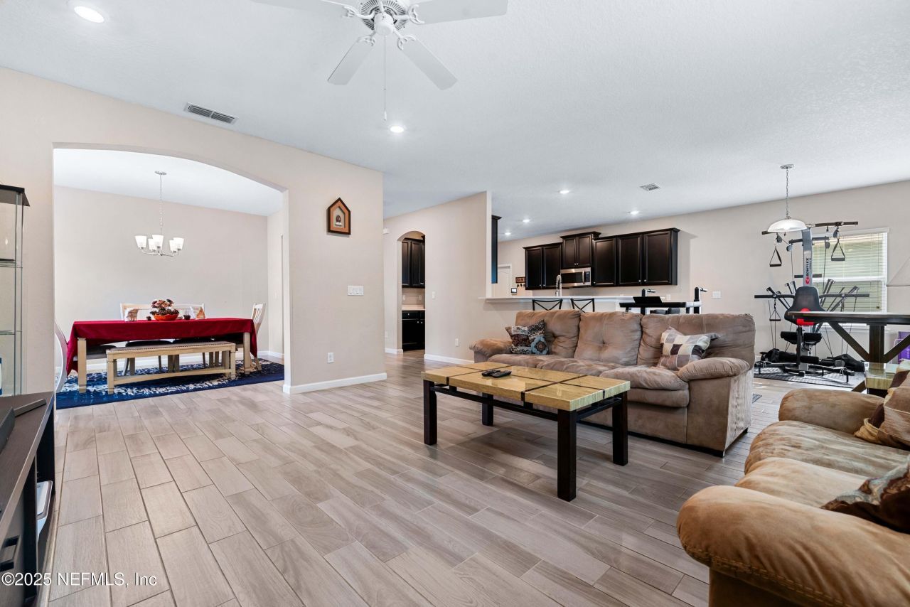 15815 Douglas Lake Drive, Jacksonville, FL 32218 Photo