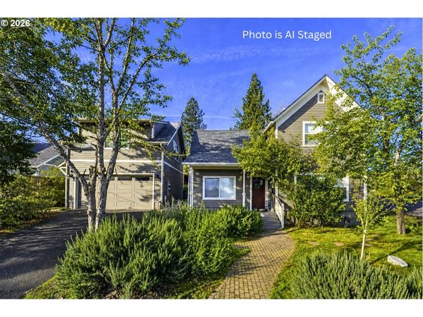 563 Rock and 152 Maple ST, Ashland, OR 97520