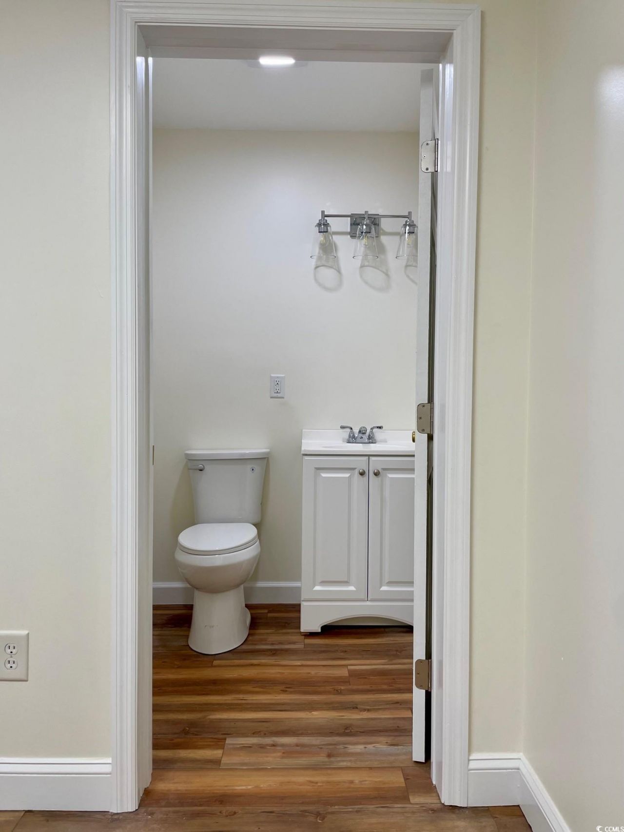 1434 Hawkins St. Photo 10