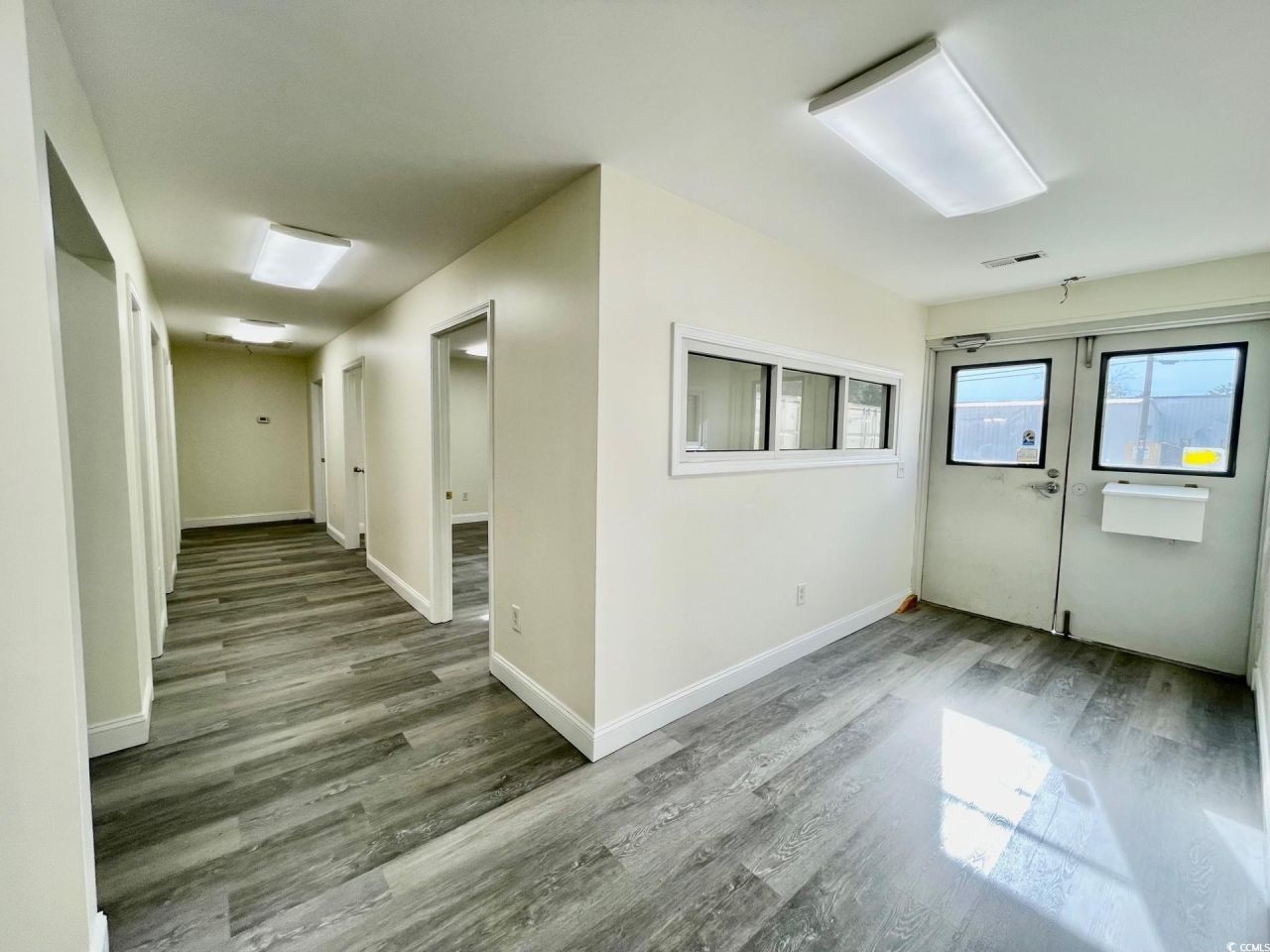 1434 Hawkins St. Photo 4