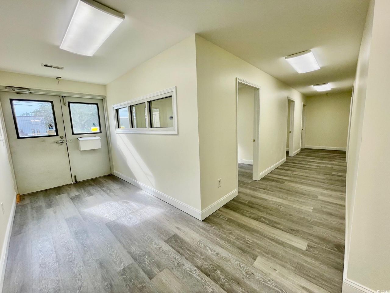 1434 Hawkins St. Photo 5