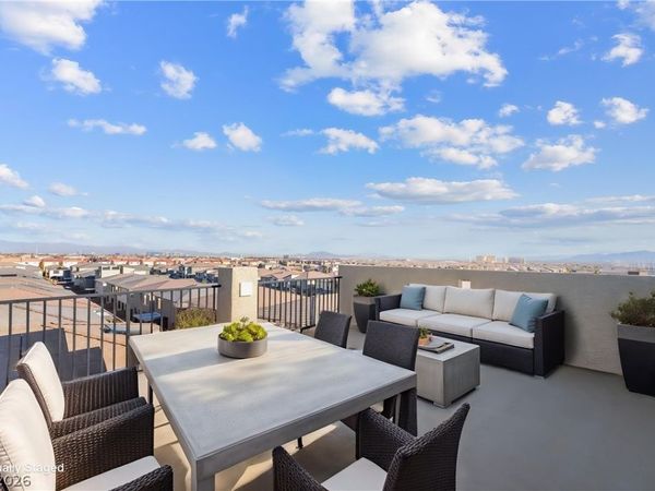 10272 Eden Mountain Street, Las Vegas, NV 89141