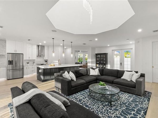 1794 Holiday LN, NAPLES, FL 34104