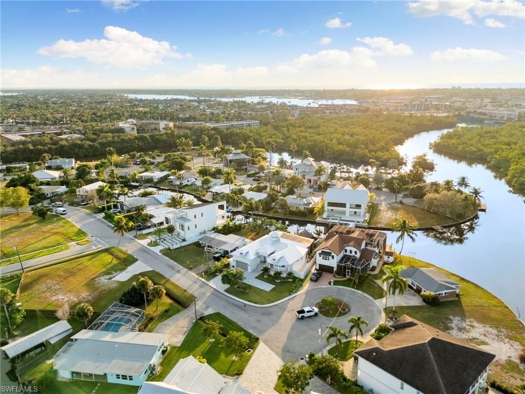 1794 Holiday Ln, Naples, FL 34104 Photo