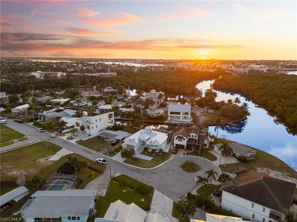 1794 Holiday Ln, Naples, FL 34104 Photo