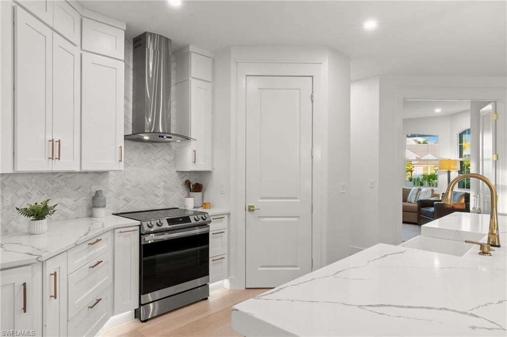 1794 Holiday Ln, Naples, FL 34104 Photo