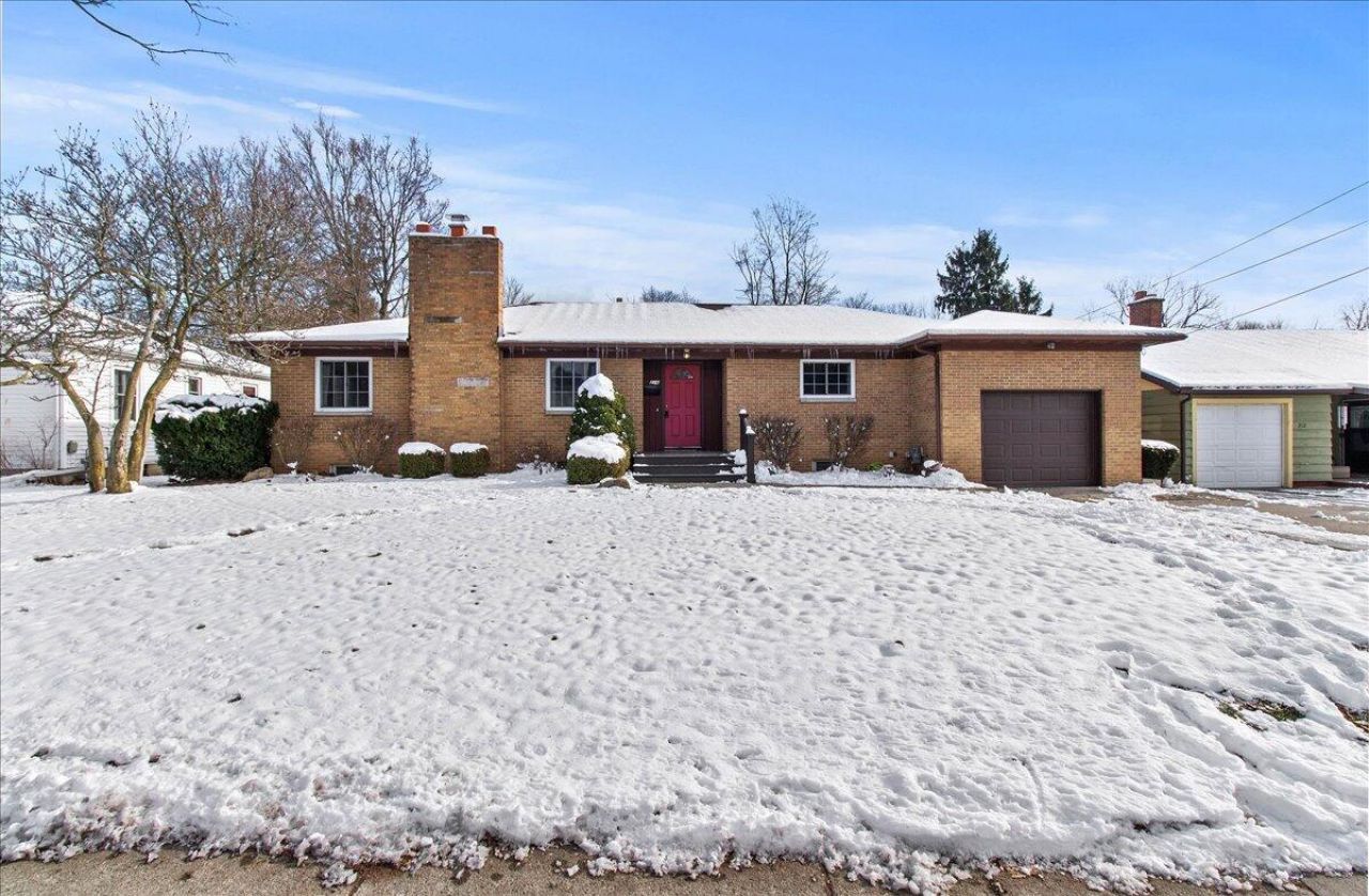 216 N Hayes Street, Bellefontaine, OH 43311 Main Photo