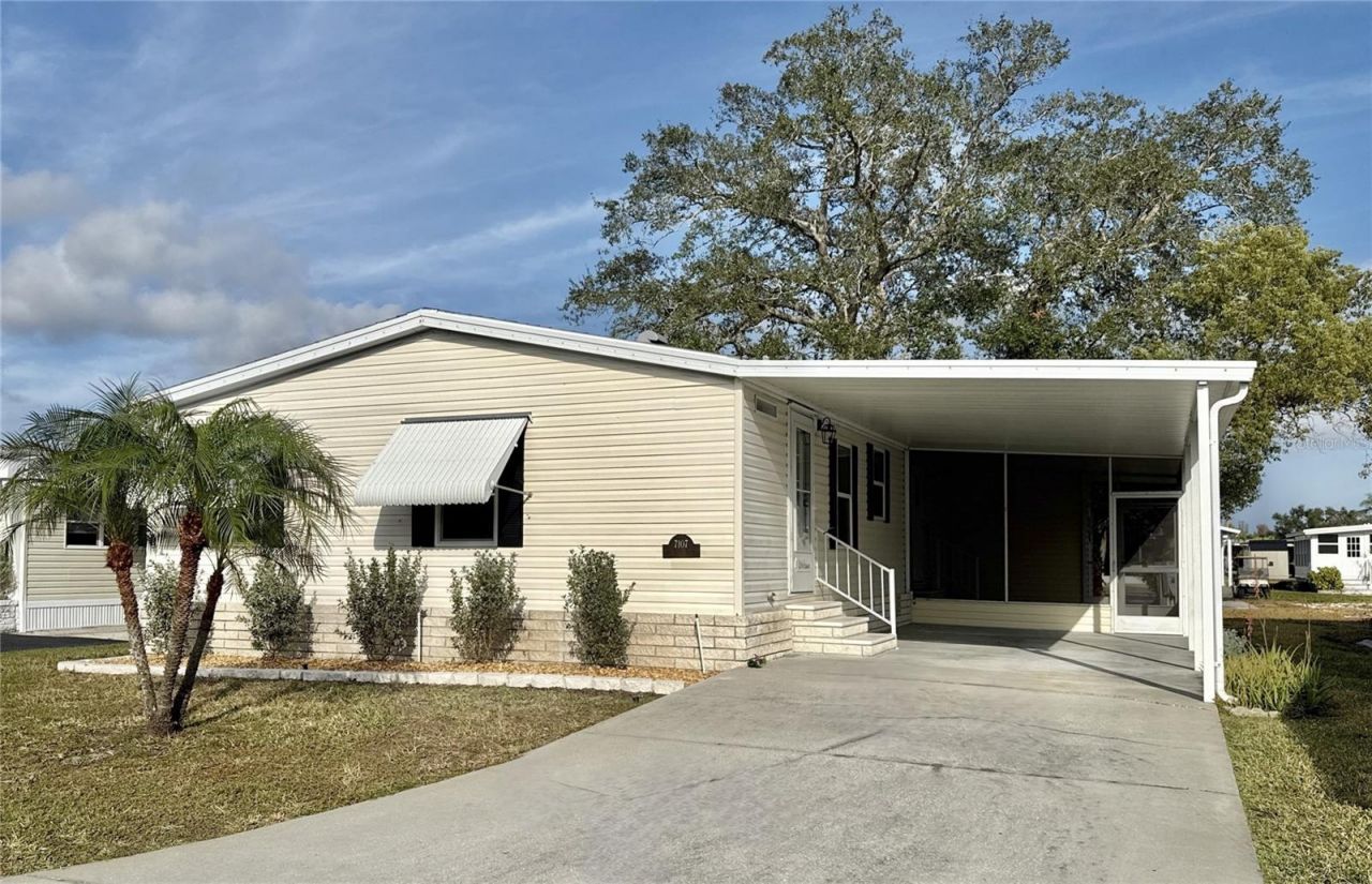 7107 Mount Essex Drive Ne, Unit 520, Saint Petersburg, FL 33702 Photo