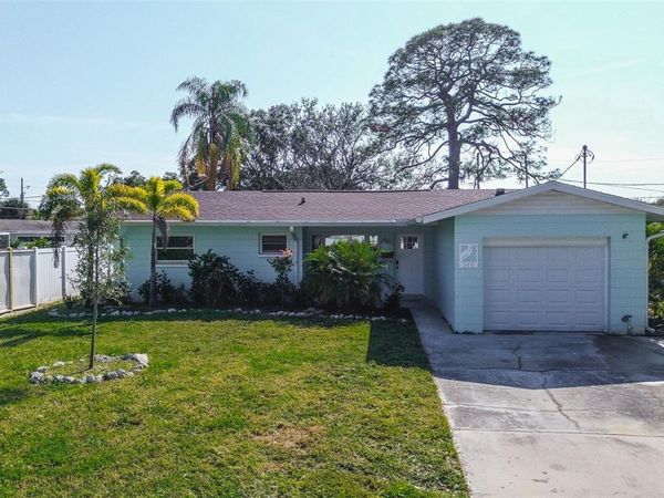 140 89TH AVENUE NE, ST PETERSBURG, FL 33702