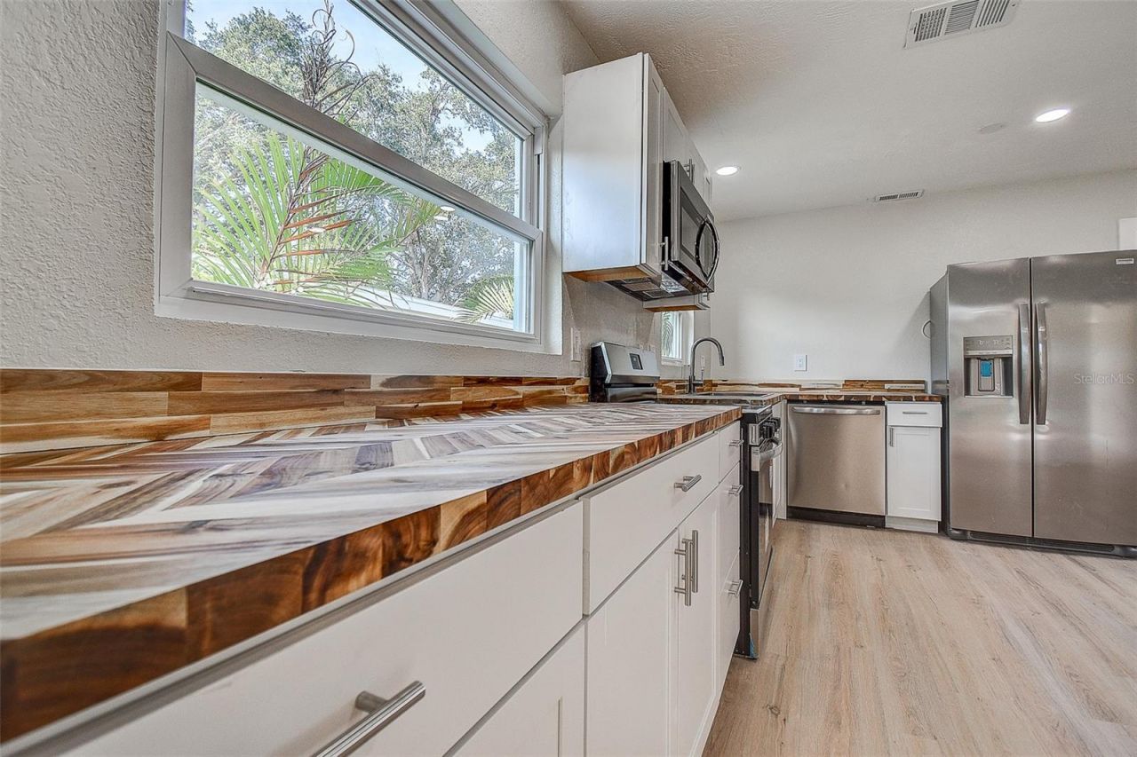 140 89th Avenue Ne, Saint Petersburg, FL 33702 Photo