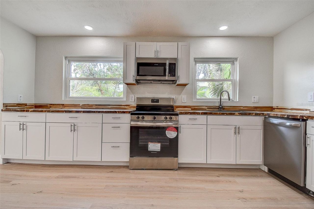 140 89th Avenue Ne, Saint Petersburg, FL 33702 Photo