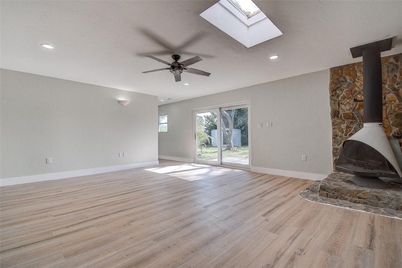 140 89th Avenue Ne, Saint Petersburg, FL 33702 Photo